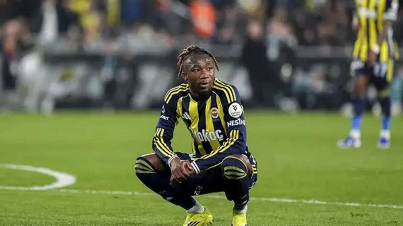 Fenerbahçe'de İsmail Kartal neşteri vurdu: 22 dakika sahada kalmıştı, Aziz Yıldırım biletini kesti! 3